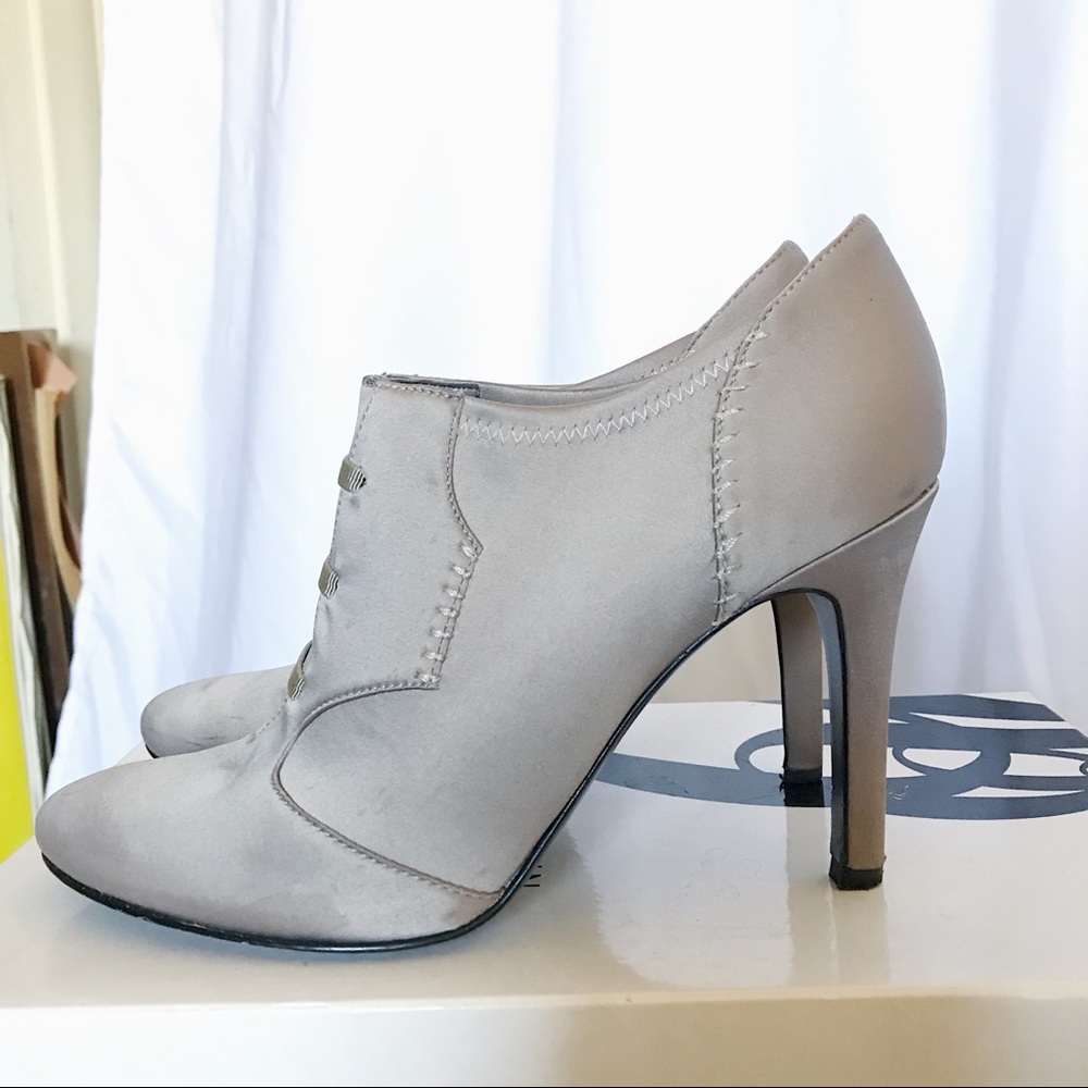 Vintage Nine West Satin Booties
